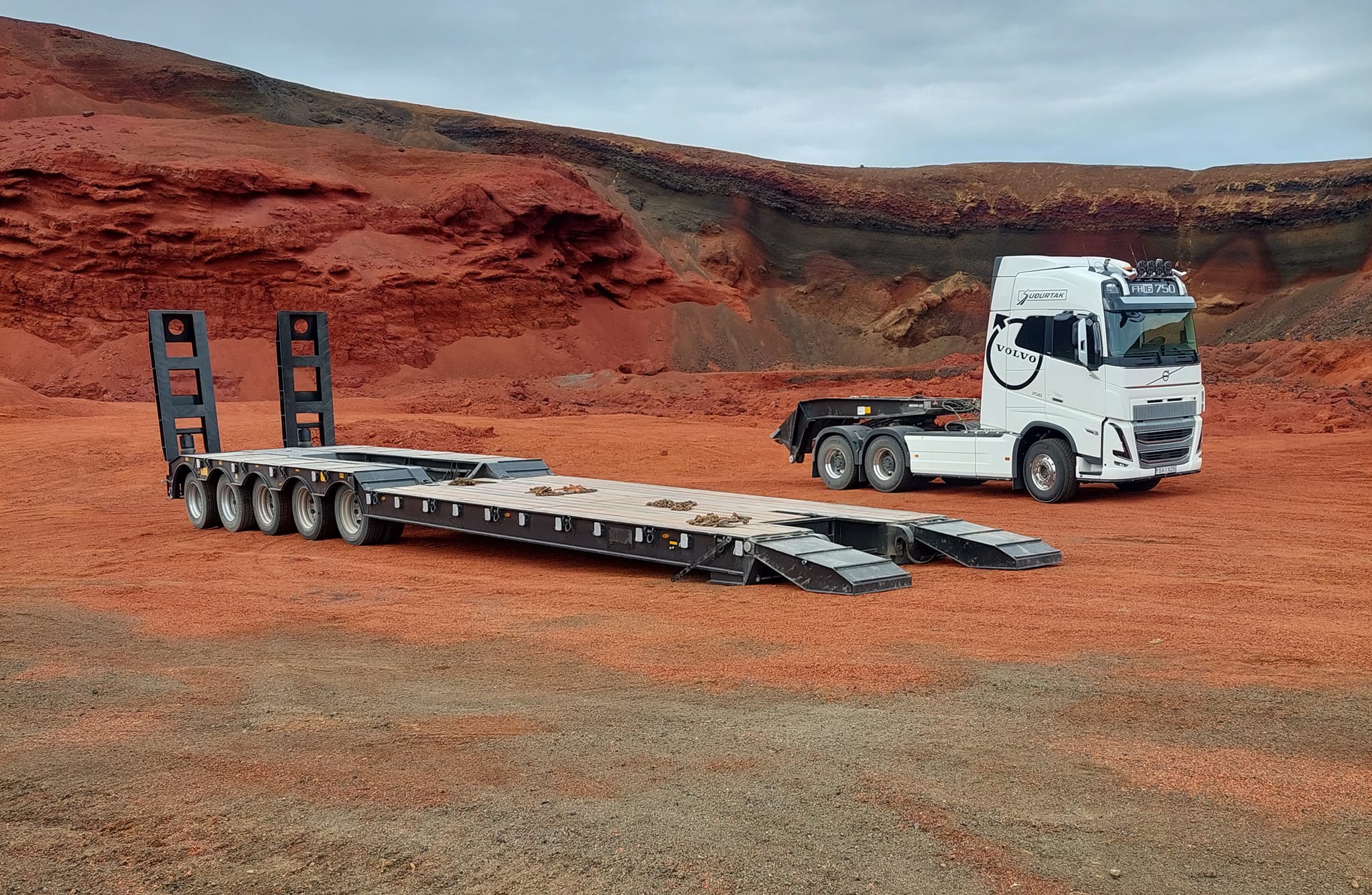 Mecho truck and trailer